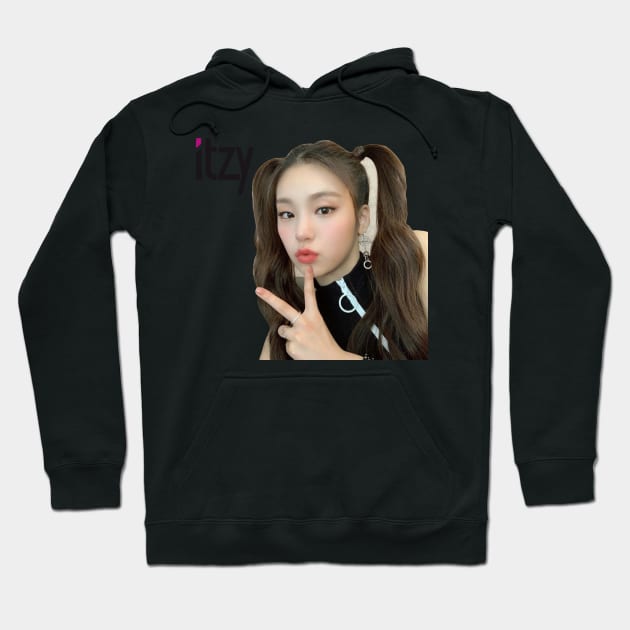 Yeji itzy Hoodie by imae27